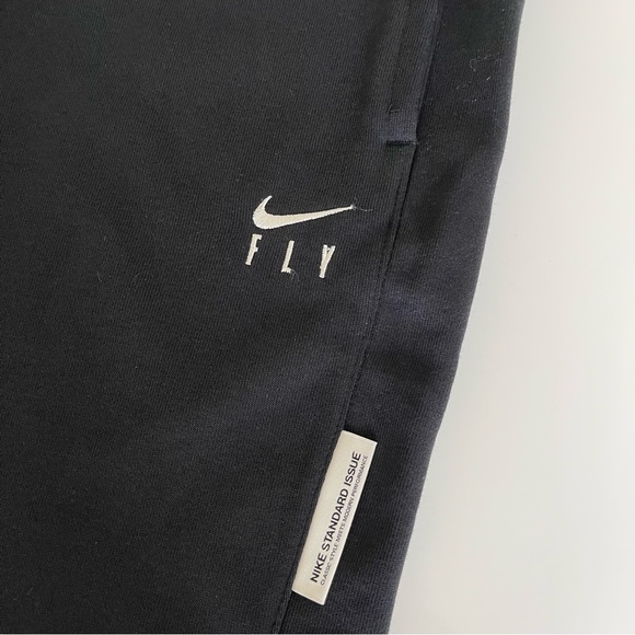 Nike Swoosh Fly Standard Issue Sweatpants in S - Picture 3 of 6